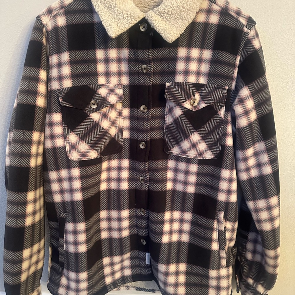 Soho Threads Women’s Plush Flannel Jacket Size Medium